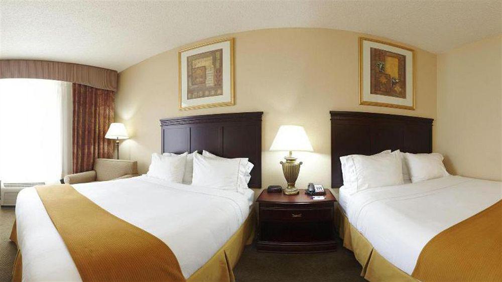 Holiday Inn Express Hotel & Suites Pell City Exteriör bild