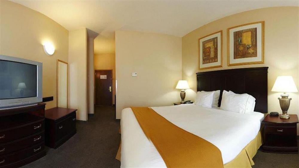 Holiday Inn Express Hotel & Suites Pell City Exteriör bild