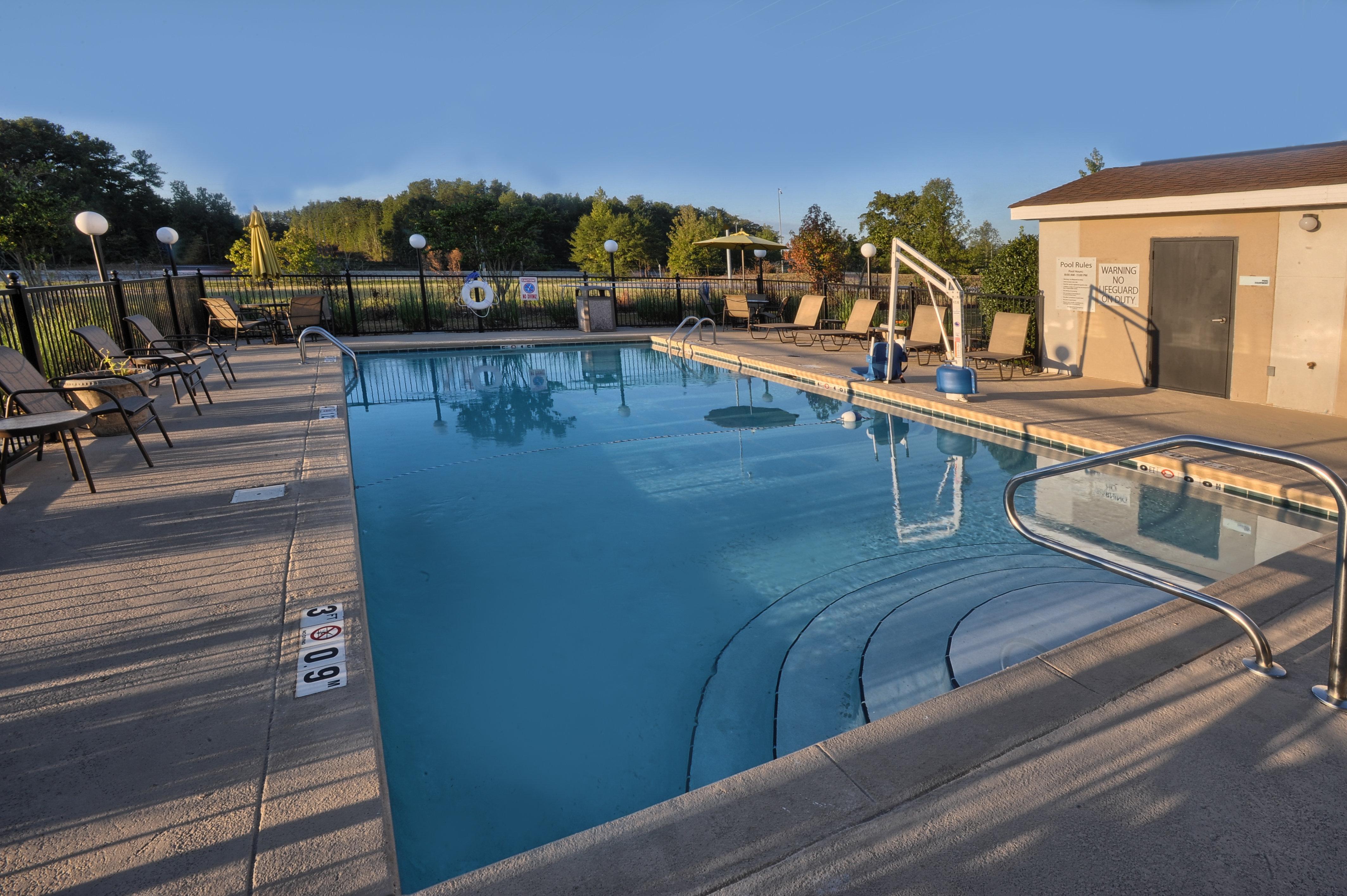 Holiday Inn Express Hotel & Suites Pell City Exteriör bild